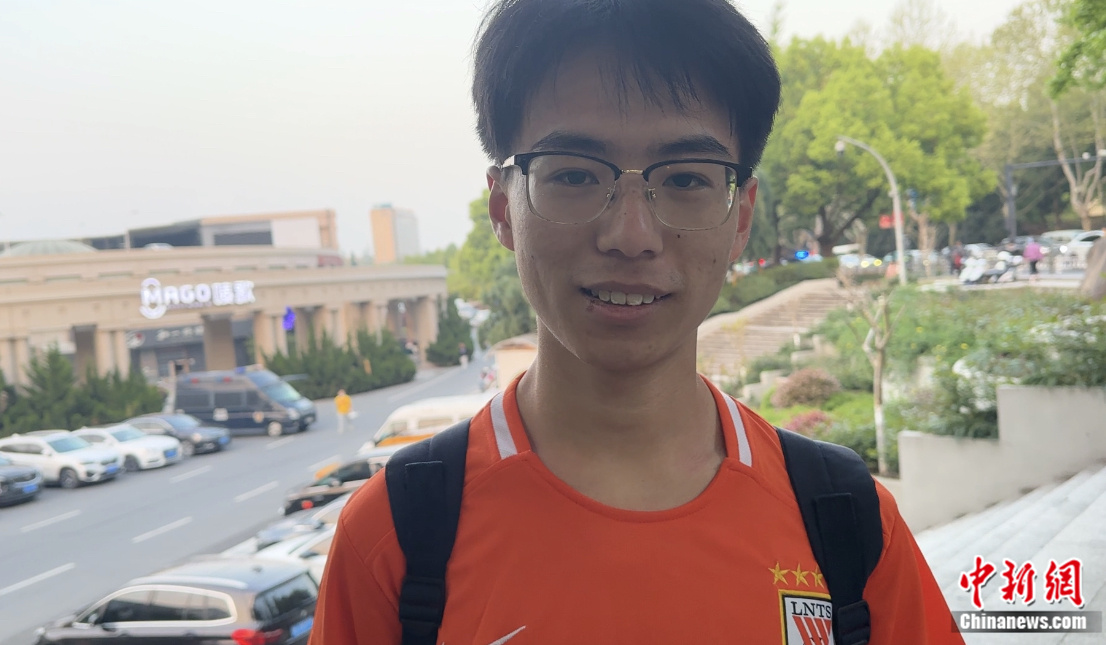 奇趣分分彩：【中国足球再出发】重新出发的中国足球，离不开从未改变的热爱